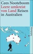 Leere umkreist von Land