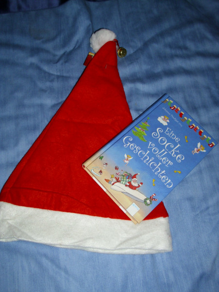 Eine Socke voller Geschichten: Gefüllt mit den schönsten Erzählungen, Liedern und Rezepten für die Weihnachtszeit