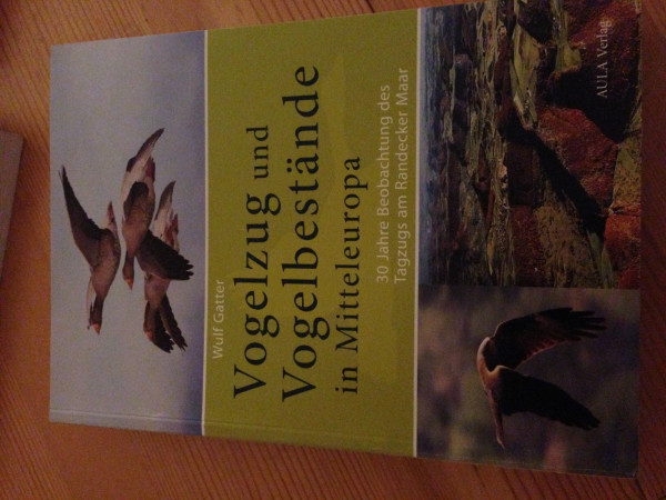 Vogelzug und Vogelbestände in Mitteleuropa: 30 Jahre Beobachtung des Tageszugs am Randecker Maar