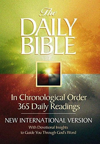 The Daily Bible: With Devotional Insights to Guide You Through God's Word : New International Version