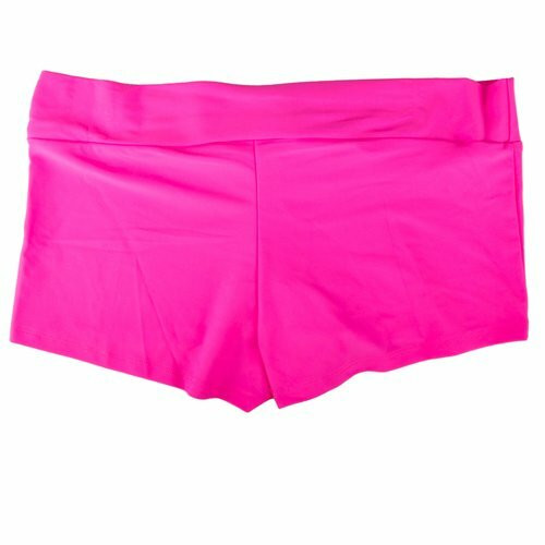Opa steht auf rosa Shorts