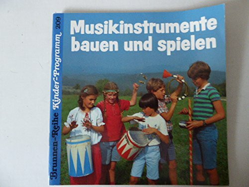 Musikinstrumente bauen und spielen.