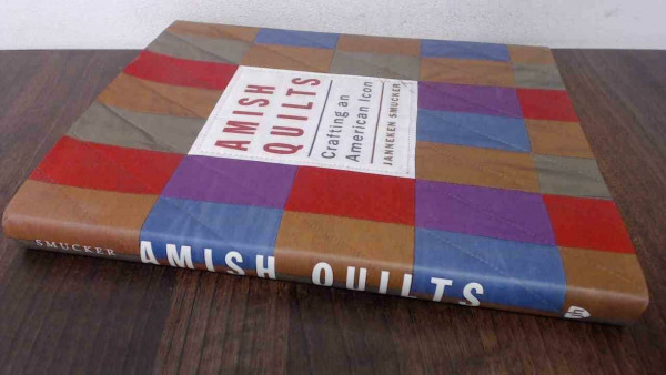 Amish Quilts: Crafting an American Icon (Young Center Books in Anabaptist & Pietist Studies)