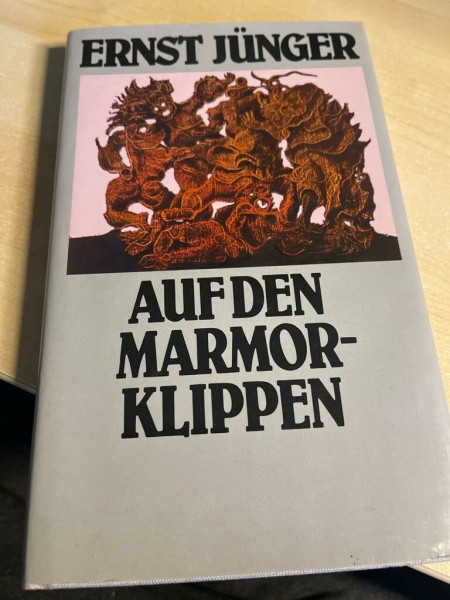 Auf den Marmorklippen