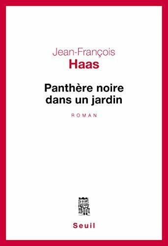 Panthère noire dans un jardin