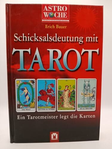 Schicksalsdeutung mit Tarot: Ein Tarotmeister legt die Karten