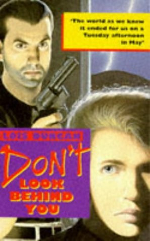 Don't Look Behind You (Puffin Teenage Fiction S.)