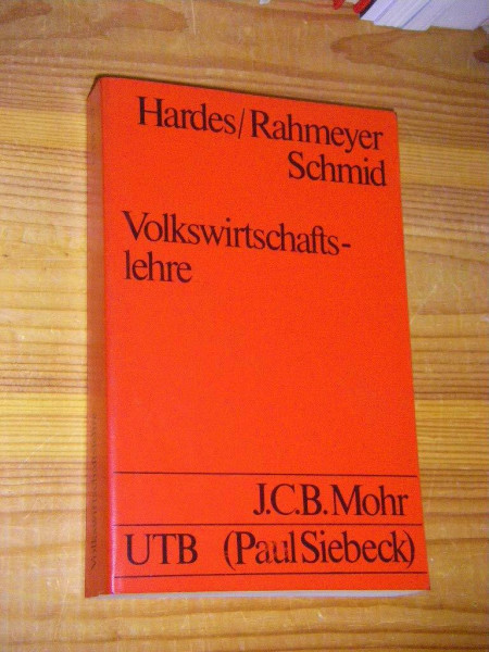 Volkswirtschaftslehre: Eine problemorientierte Einführung (UTB S (Small-Format): Uni-Taschenbücher)
