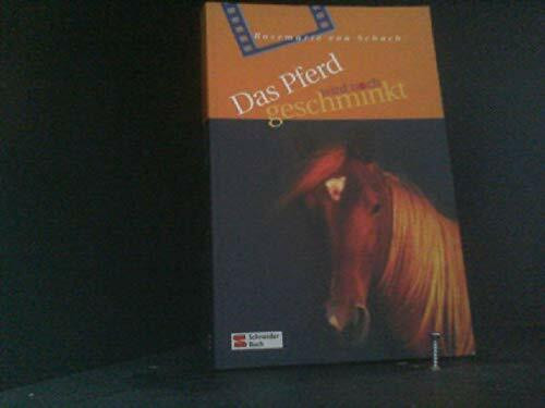 Das Pferd wird noch geschminkt
