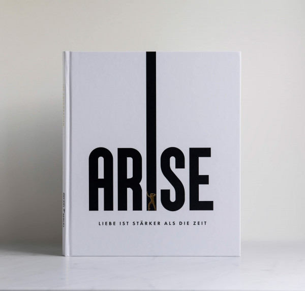 Coffee Table Book zur ARISE Grand Show: ARISE in 107 Fotografien | Friedrichstadt-Palast Berlin