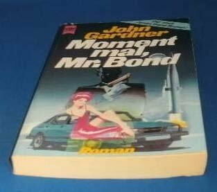 Moment mal, Mr. Bond. Roman.