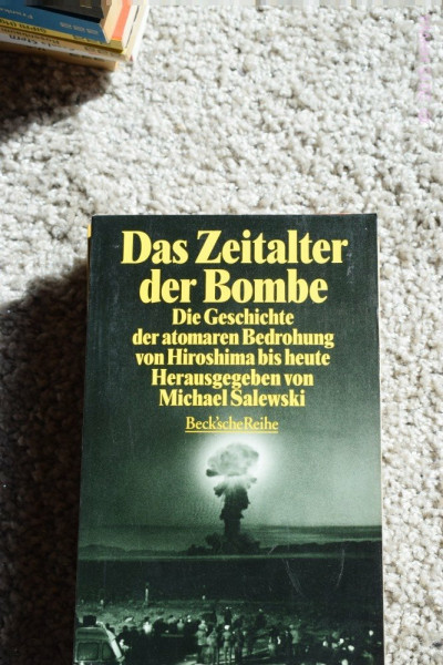 Die Zeitalter der Bombe