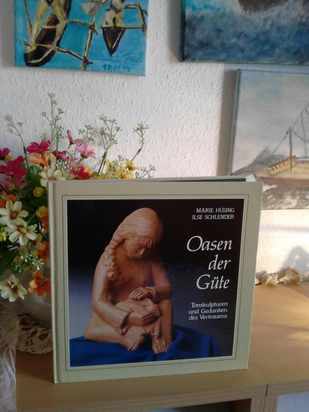 Oasen der Güte: Tonskulpturen und Gedanken des Vertrauens