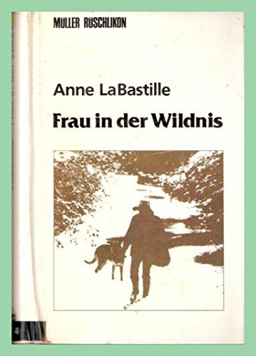 Frau in der Wildnis