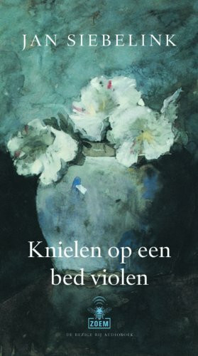 Knielen op een bed violen (Zoem)