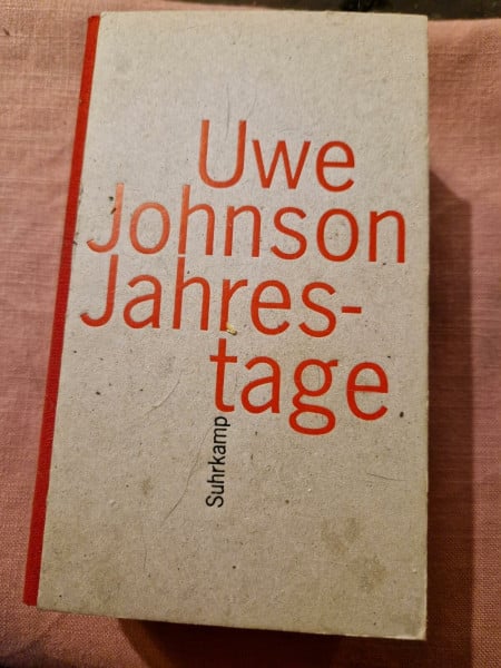 Jahrestage: Aus dem Leben von Gesine Cresspahl. Einbändige Ausgabe (suhrkamp taschenbuch)